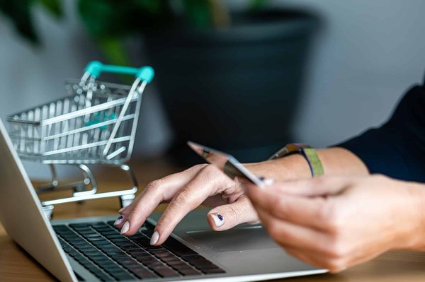 Quels sont les avantages d'investir dans la vente de CBD ?
